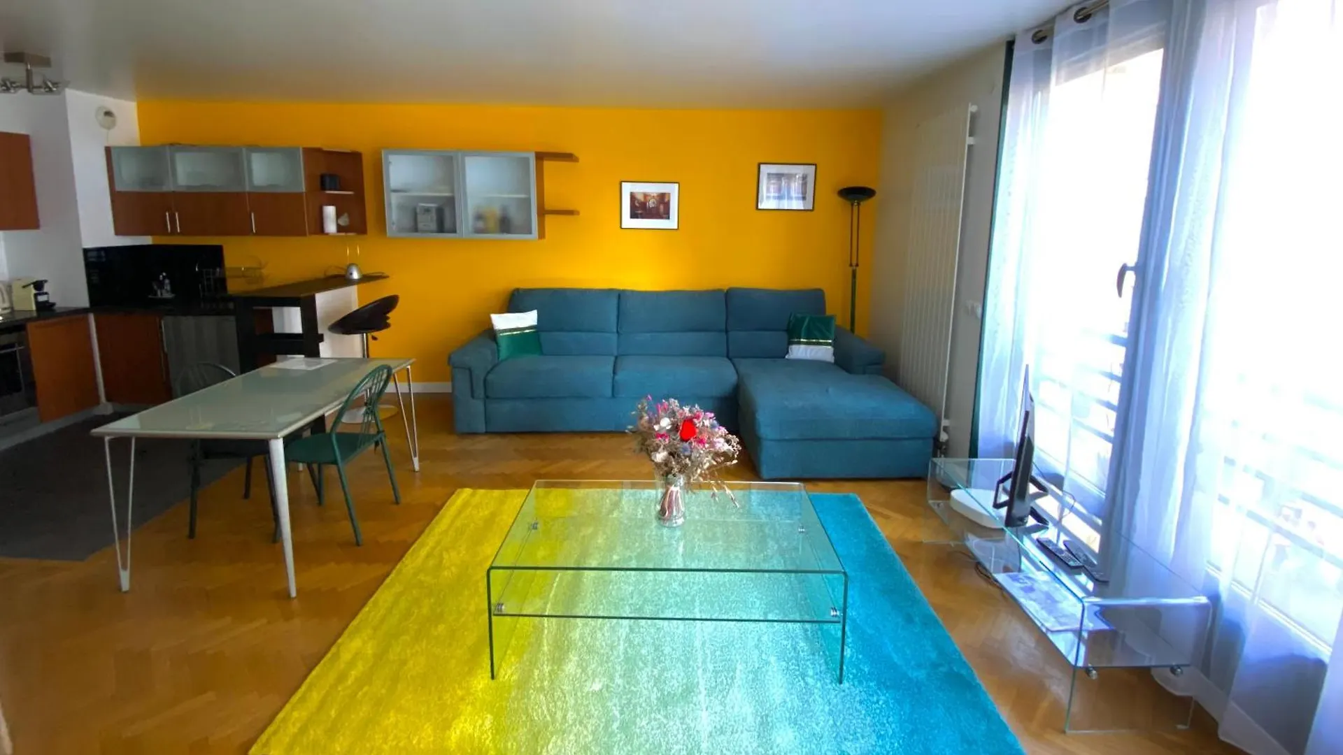 Charme Olympique - 12 Apartment